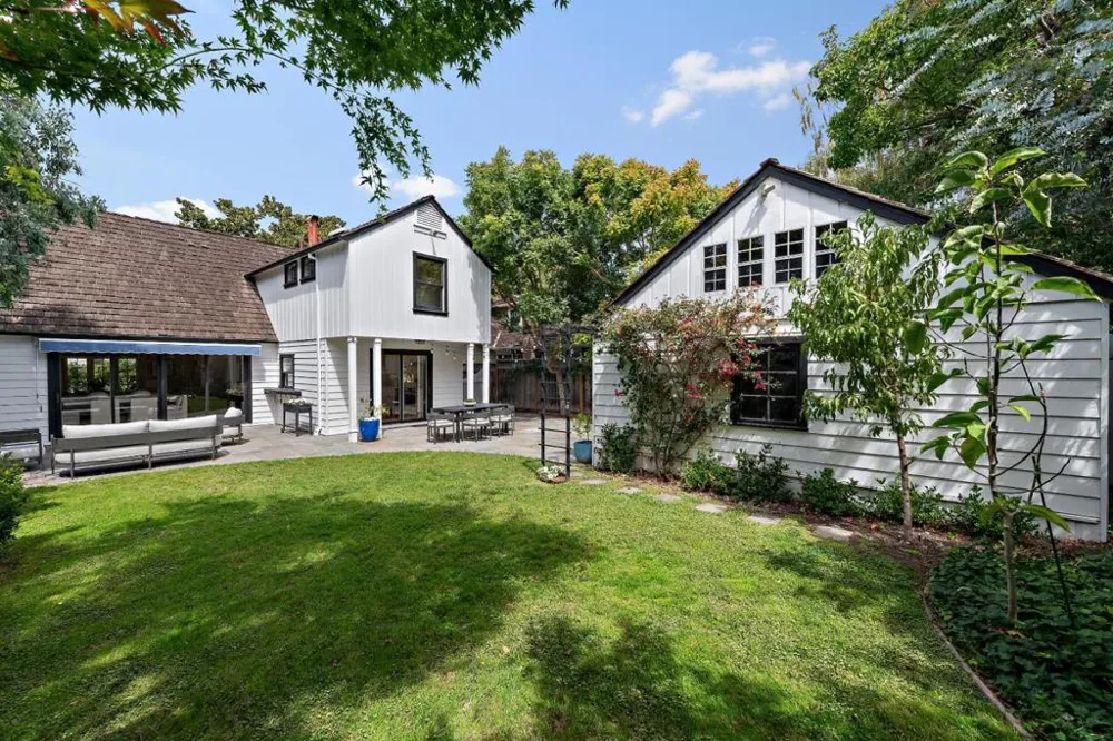 887 Harvard Avenue Menlo Park, CA 94025