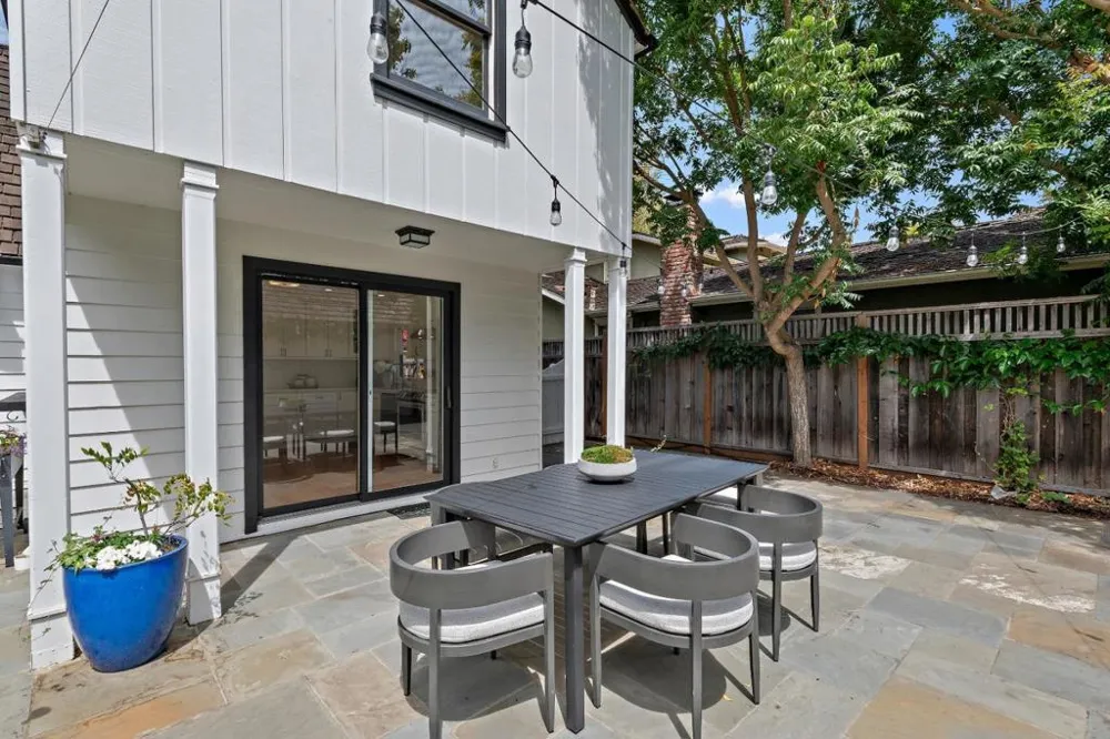 887 Harvard Avenue Menlo Park, CA 94025