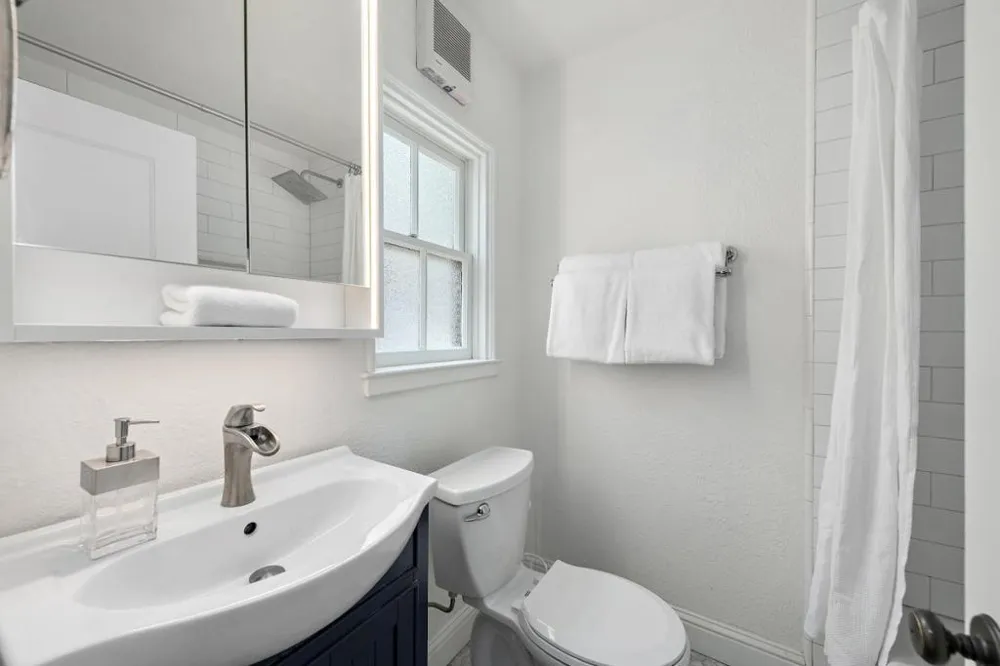 887 Harvard Avenue Menlo Park, CA 94025