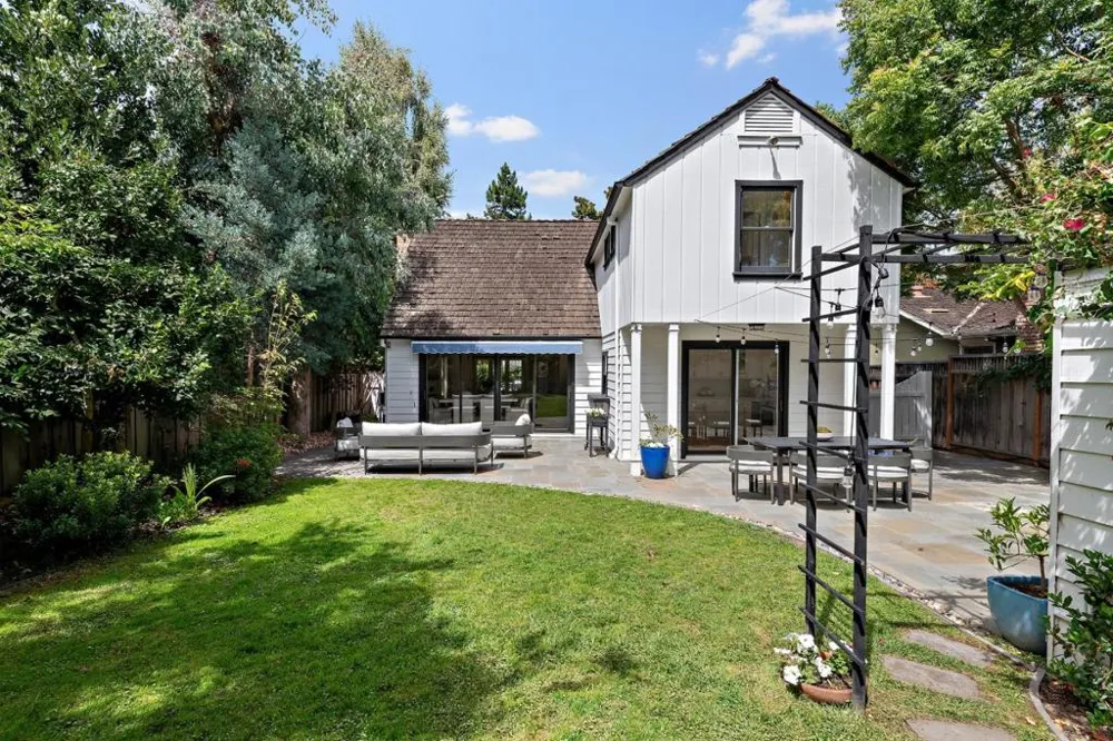 887 Harvard Avenue Menlo Park, CA 94025