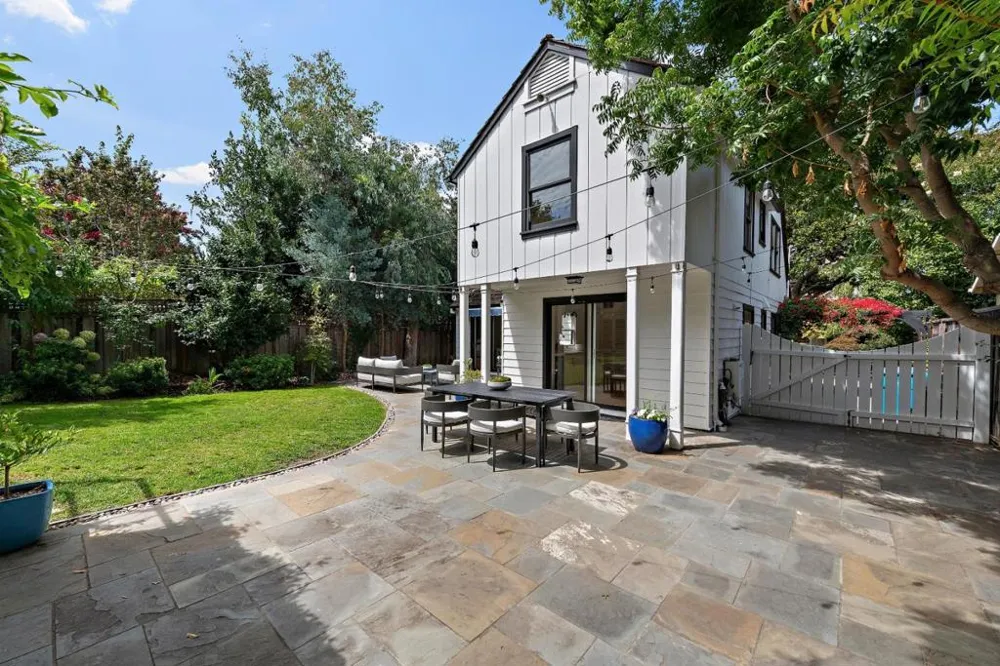 887 Harvard Avenue Menlo Park, CA 94025