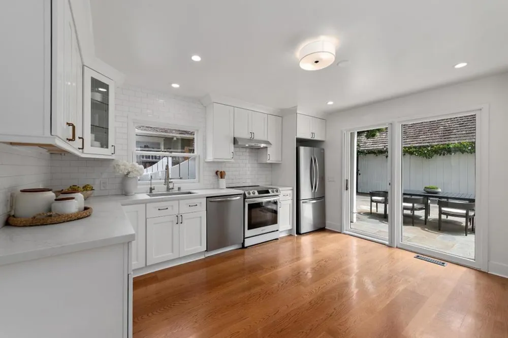 887 Harvard Avenue Menlo Park, CA 94025