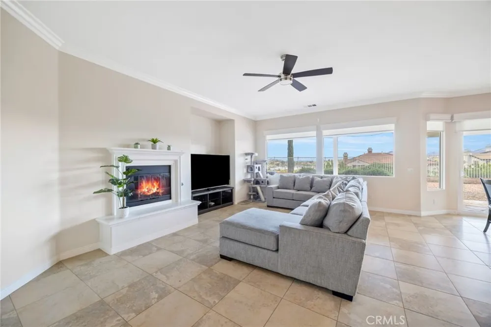 23 Volta Del Tintori Lake Elsinore, CA 92532