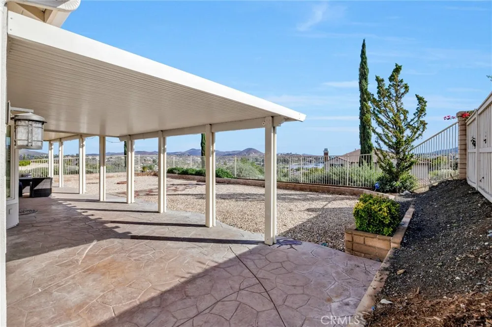 23 Volta Del Tintori Lake Elsinore, CA 92532