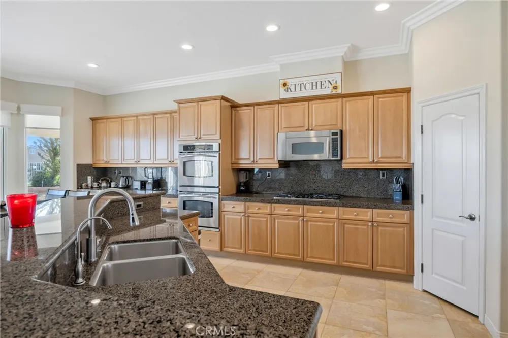 23 Volta Del Tintori Lake Elsinore, CA 92532