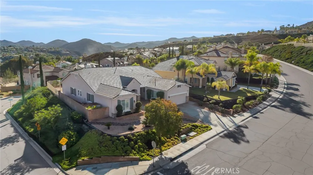 23 Volta Del Tintori Lake Elsinore, CA 92532