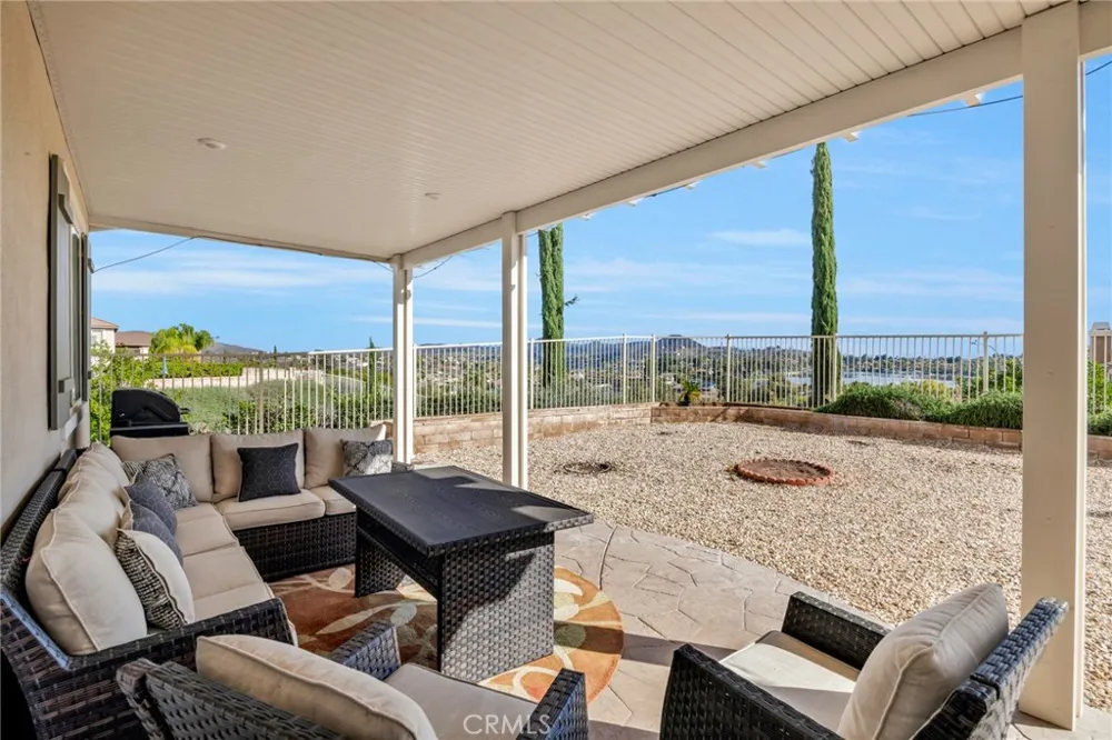 23 Volta Del Tintori Lake Elsinore, CA 92532
