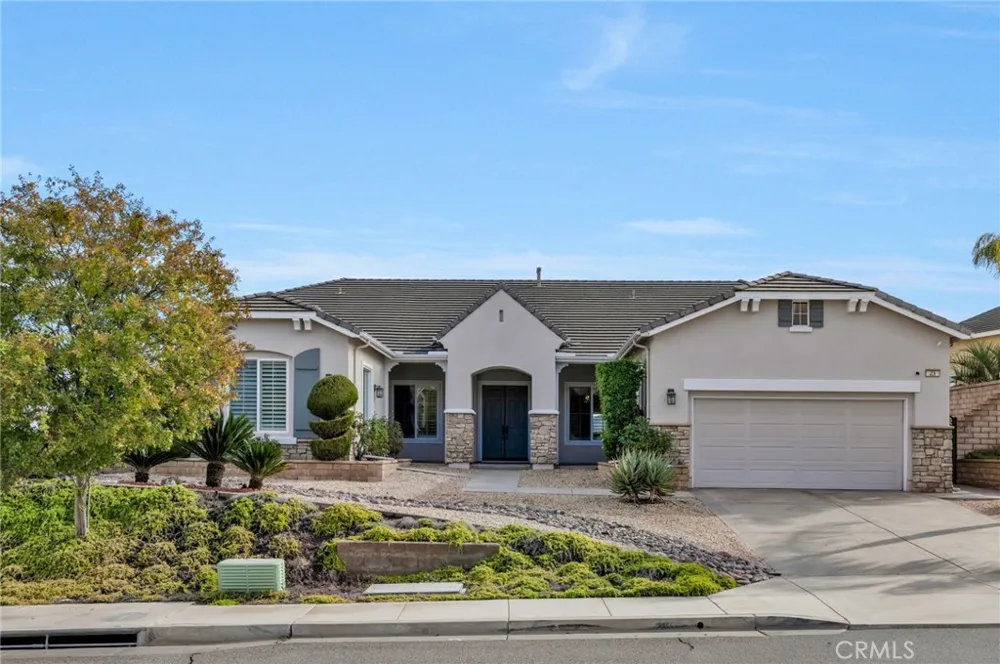23 Volta Del Tintori Lake Elsinore, CA 92532