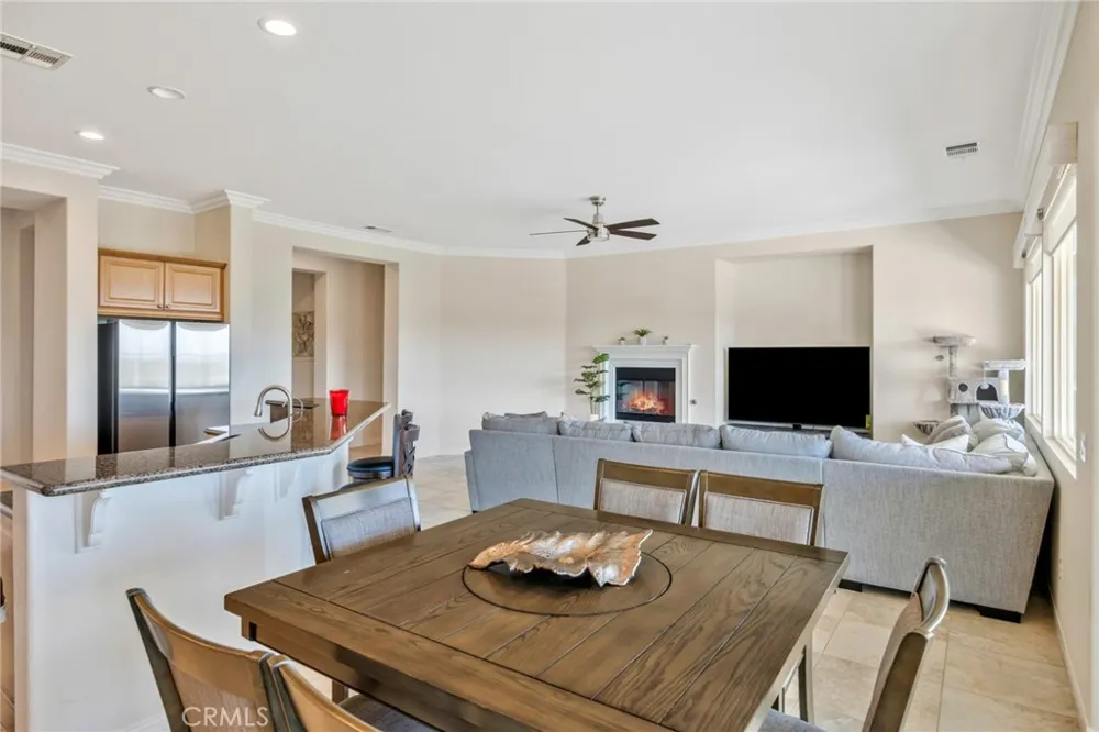 23 Volta Del Tintori Lake Elsinore, CA 92532