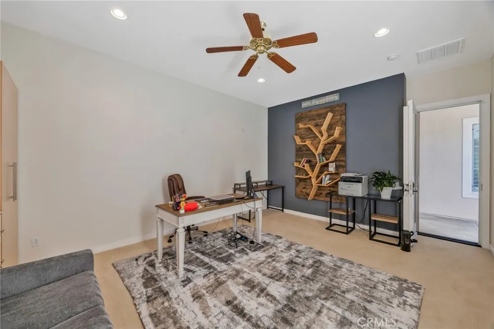 23 Volta Del Tintori Lake Elsinore, CA 92532