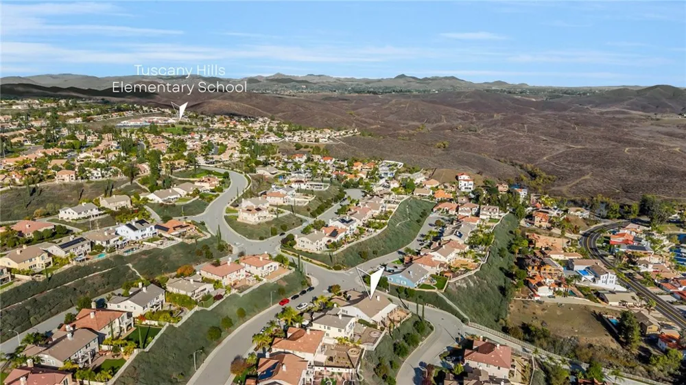 23 Volta Del Tintori Lake Elsinore, CA 92532
