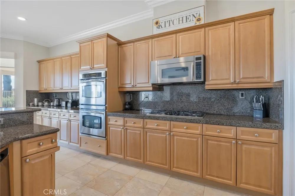 23 Volta Del Tintori Lake Elsinore, CA 92532