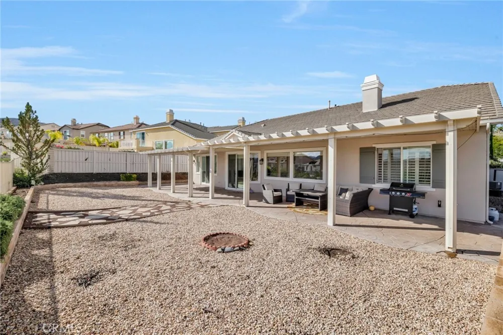 23 Volta Del Tintori Lake Elsinore, CA 92532
