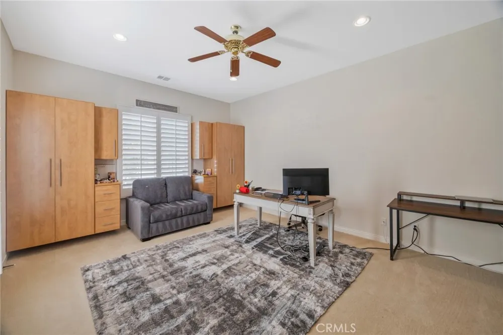 23 Volta Del Tintori Lake Elsinore, CA 92532