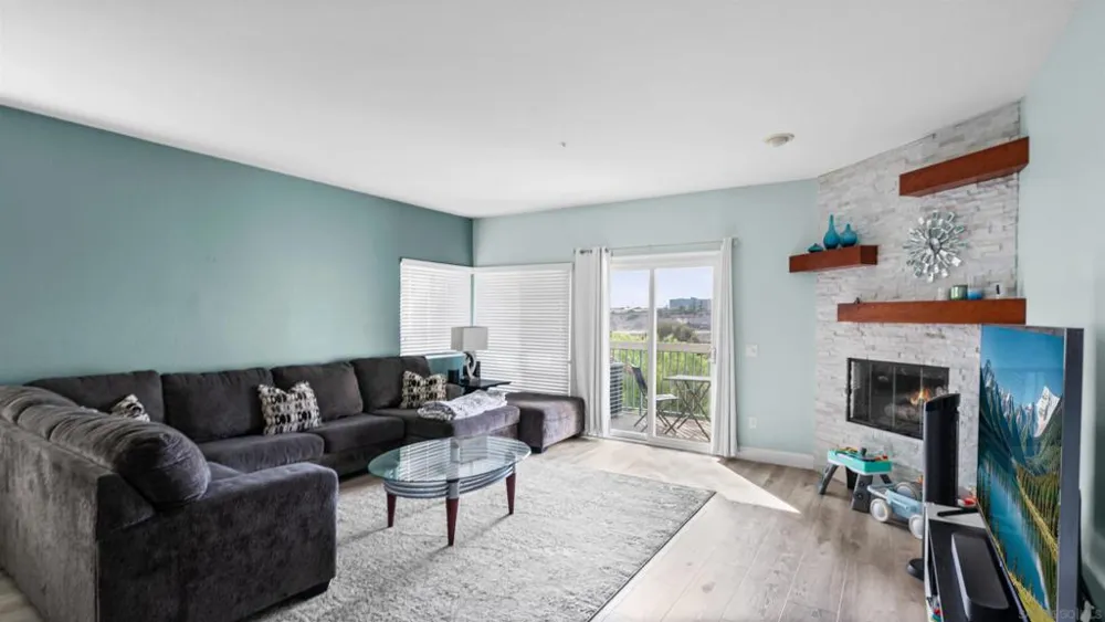 16424 Avenida Venusto #C San Diego, CA 92128