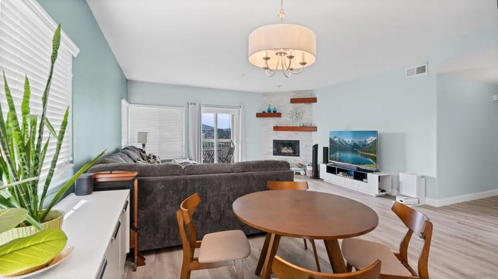 16424 Avenida Venusto #C San Diego, CA 92128