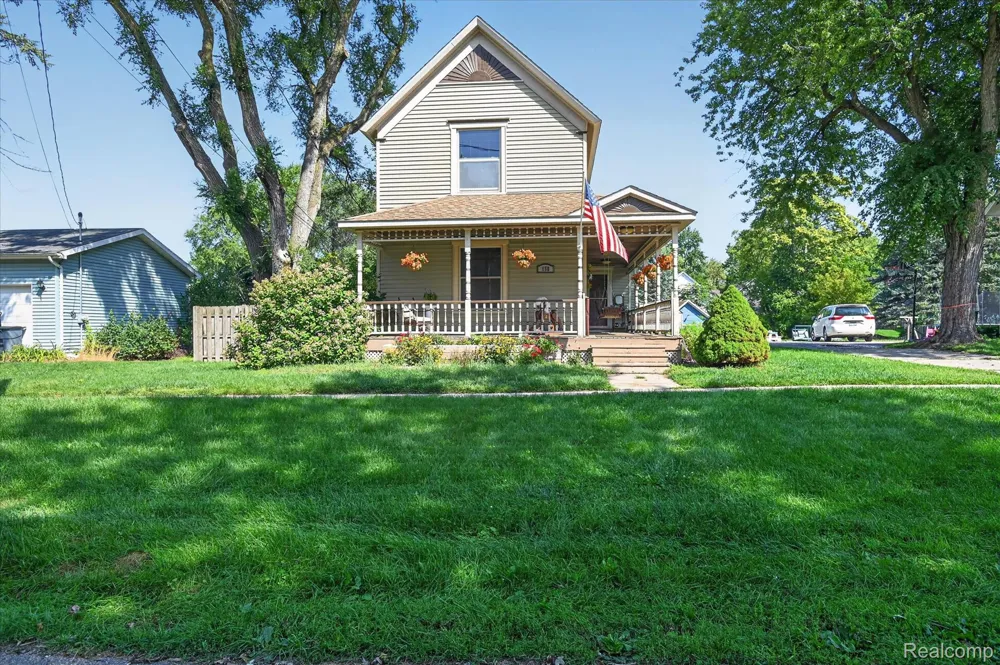 158 W 1st Street Perry City, MI 48872