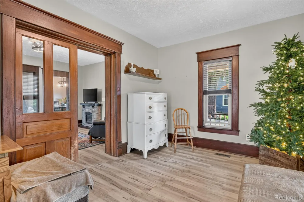 158 W 1st Street Perry City, MI 48872