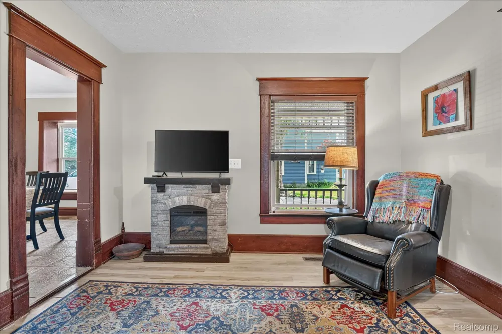 158 W 1st Street Perry City, MI 48872