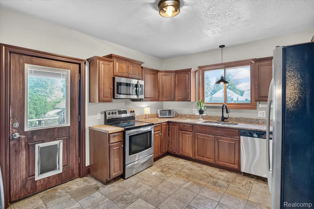 158 W 1st Street Perry City, MI 48872