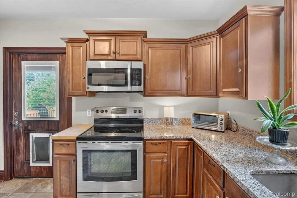 158 W 1st Street Perry City, MI 48872