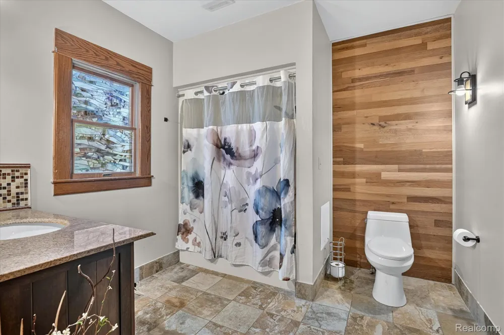 158 W 1st Street Perry City, MI 48872