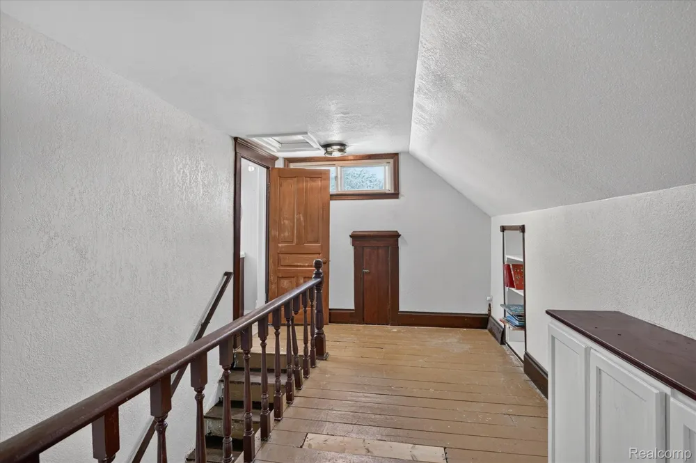 158 W 1st Street Perry City, MI 48872