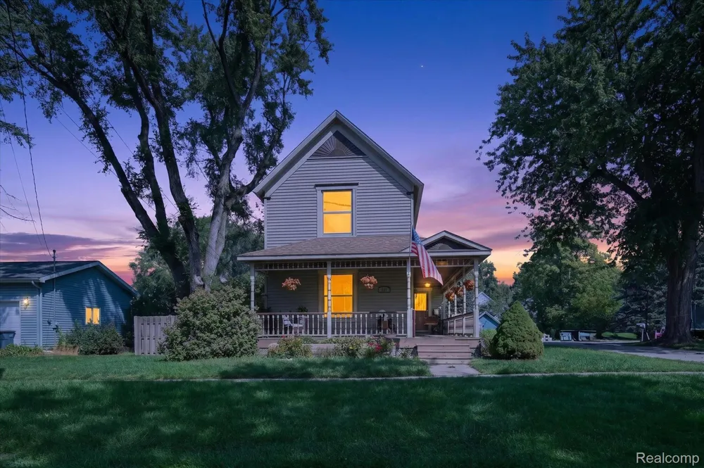 158 W 1st Street Perry City, MI 48872