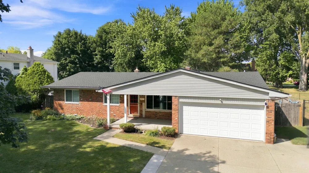 4957 Hubbard Drive Troy City, MI 48085