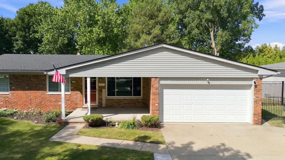 4957 Hubbard Drive Troy City, MI 48085