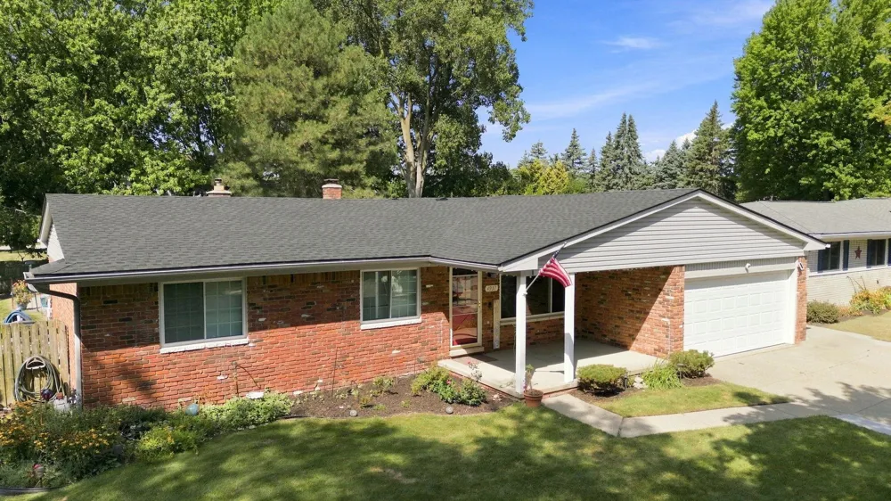 4957 Hubbard Drive Troy City, MI 48085