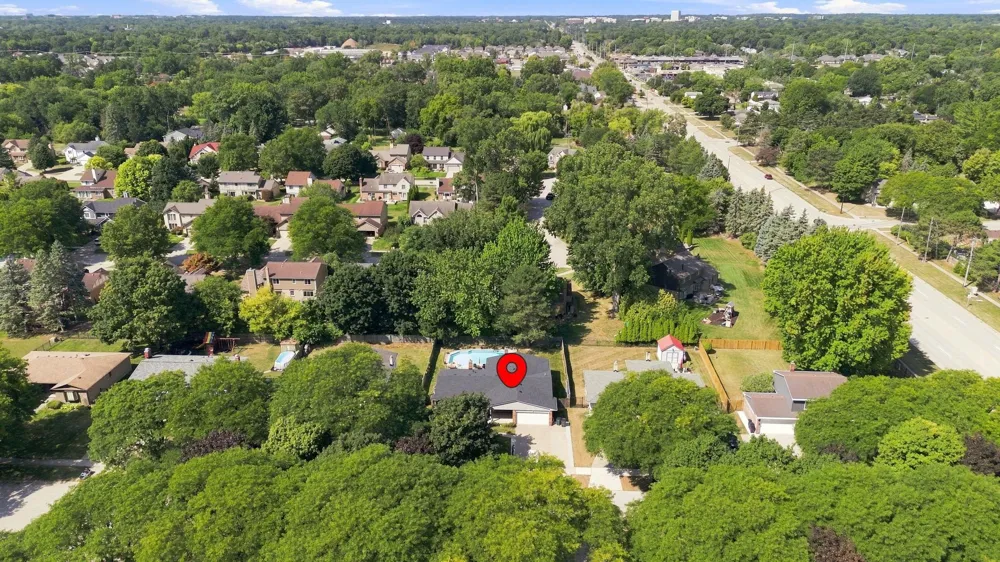 4957 Hubbard Drive Troy City, MI 48085