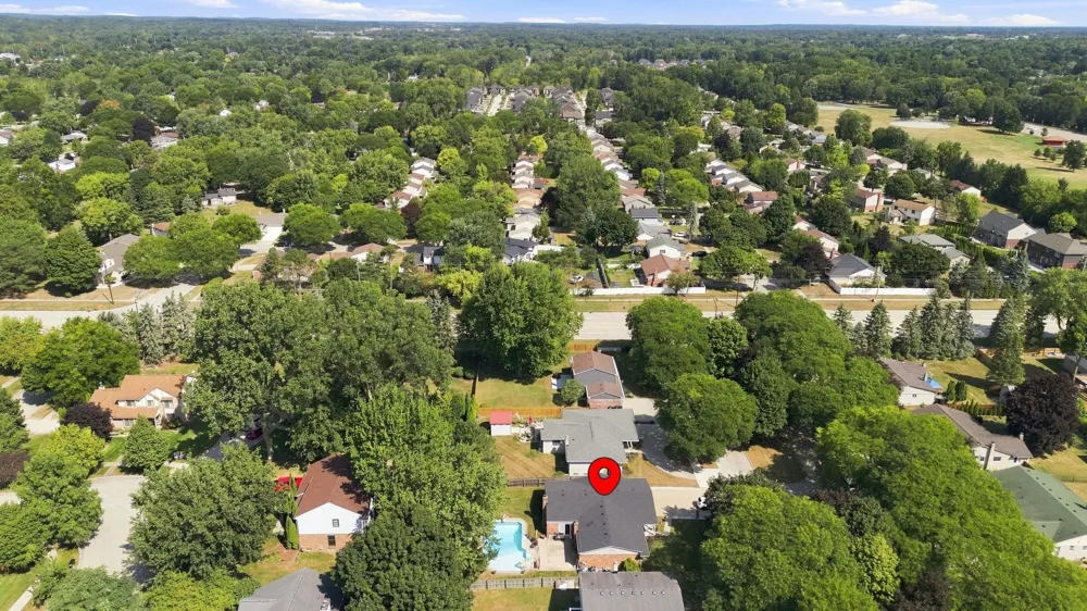 4957 Hubbard Drive Troy City, MI 48085