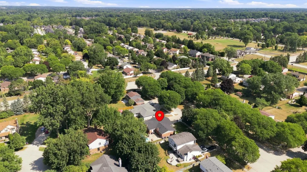 4957 Hubbard Drive Troy City, MI 48085
