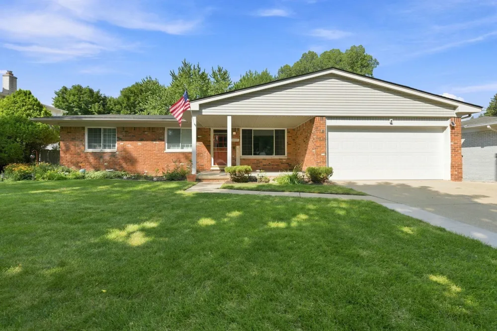 4957 Hubbard Drive Troy City, MI 48085