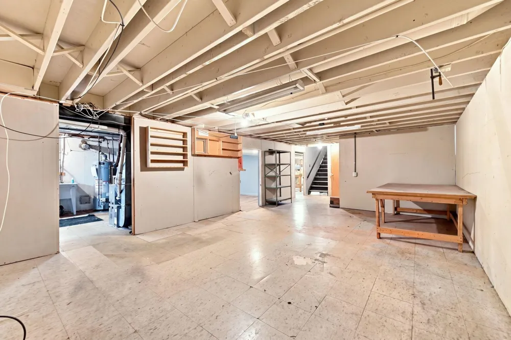 4957 Hubbard Drive Troy City, MI 48085