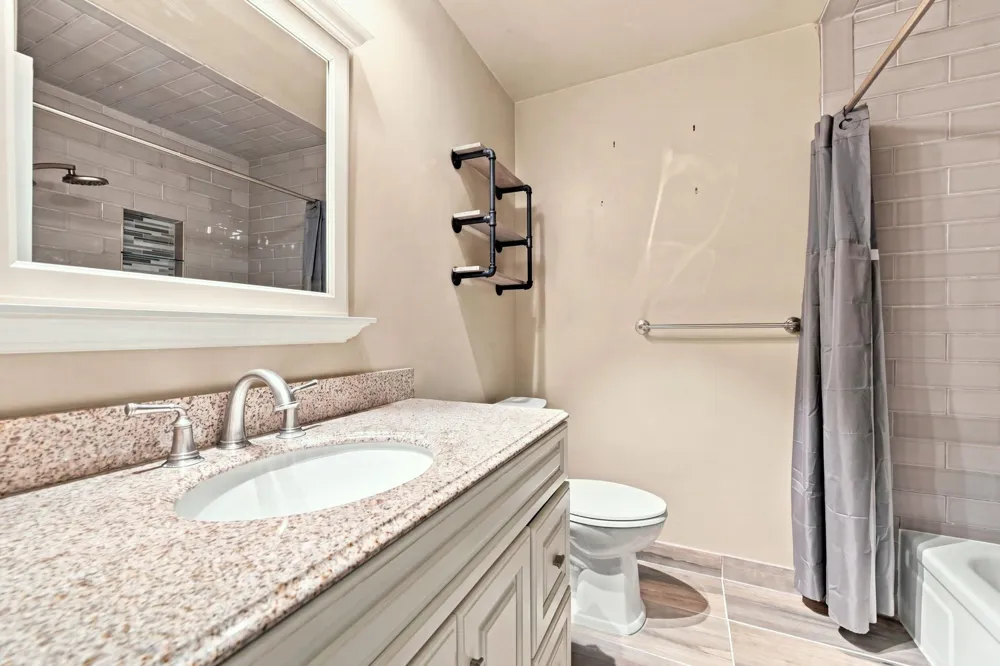 4957 Hubbard Drive Troy City, MI 48085