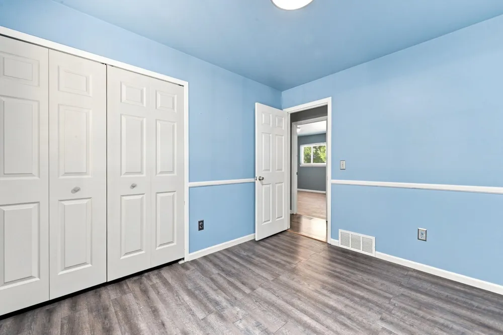 4957 Hubbard Drive Troy City, MI 48085