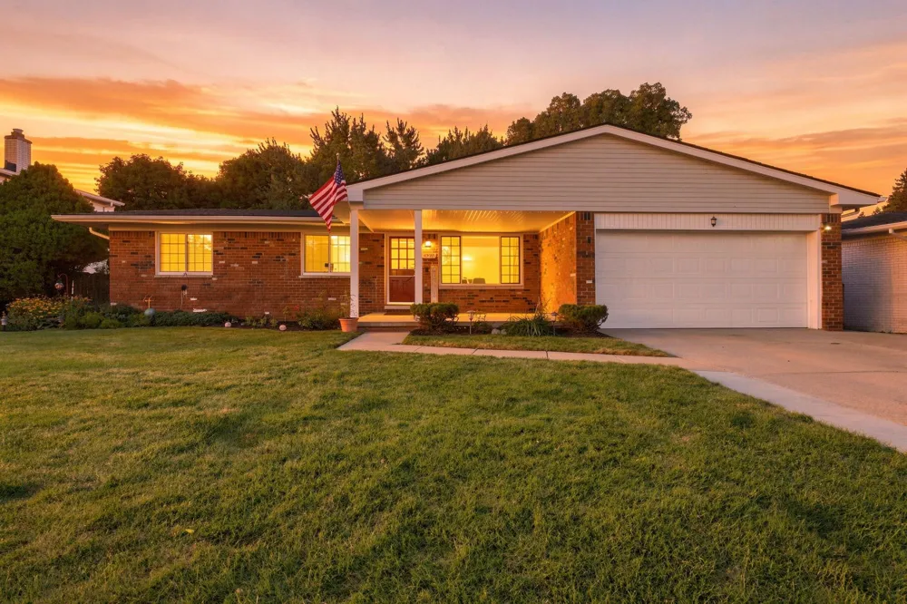 4957 Hubbard Drive Troy City, MI 48085