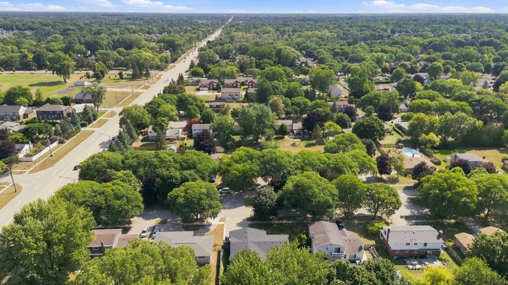 4957 Hubbard Drive Troy City, MI 48085