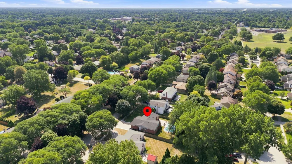 4957 Hubbard Drive Troy City, MI 48085