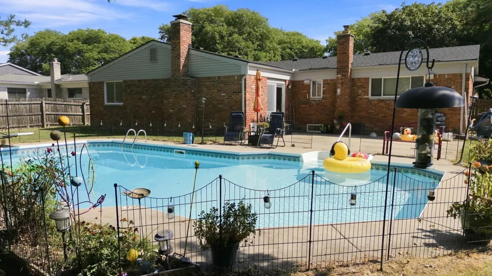4957 Hubbard Drive Troy City, MI 48085