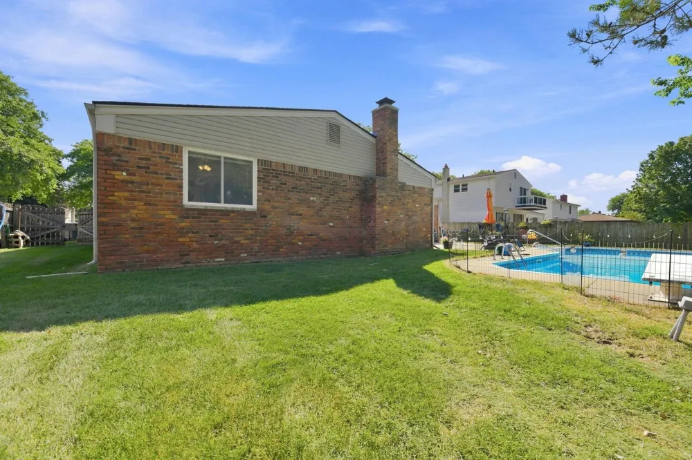4957 Hubbard Drive Troy City, MI 48085