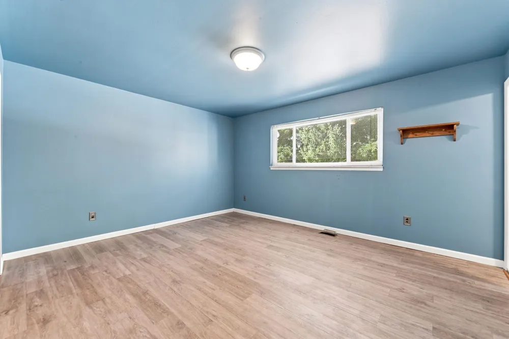 4957 Hubbard Drive Troy City, MI 48085