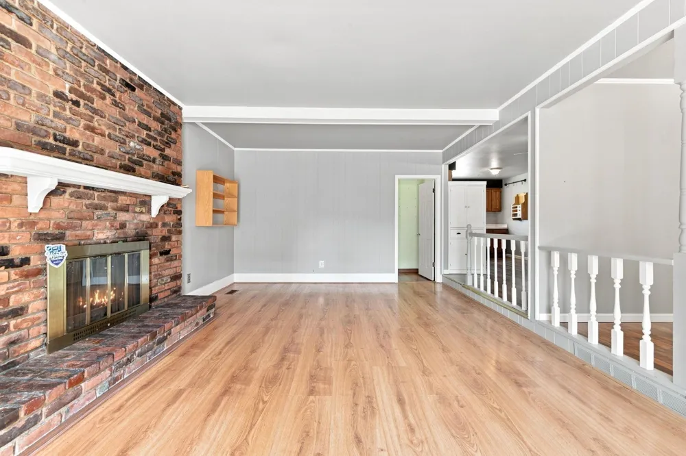 4957 Hubbard Drive Troy City, MI 48085