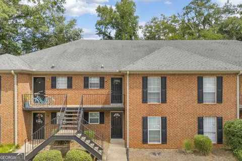 1055 Baxter ST