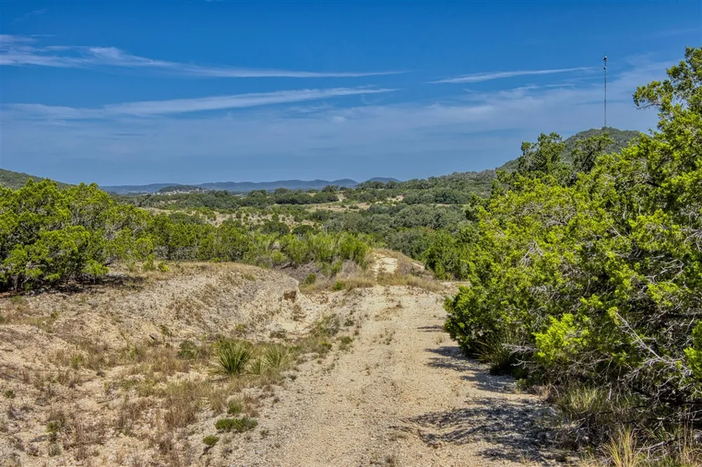 1316 Indian Creek Road Bandera, TX 78003