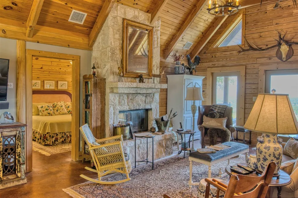1316 Indian Creek Road Bandera, TX 78003