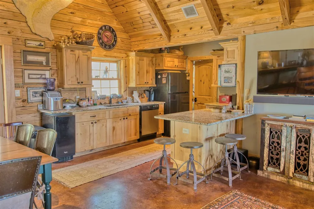 1316 Indian Creek Road Bandera, TX 78003