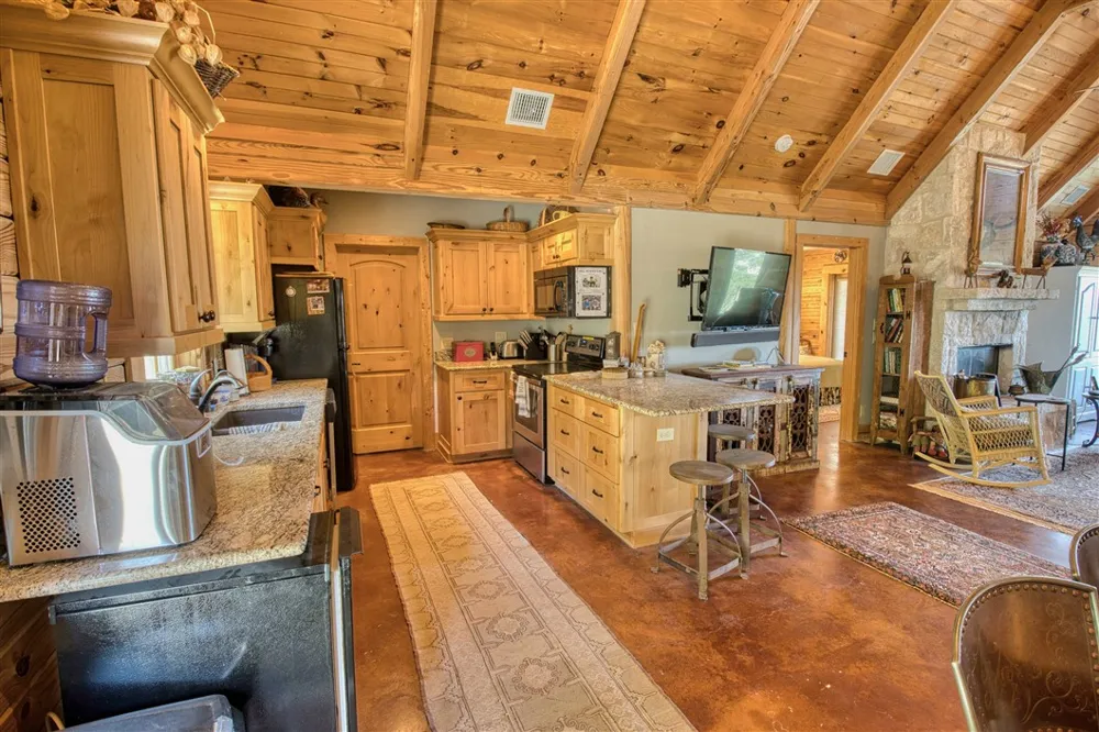 1316 Indian Creek Road Bandera, TX 78003